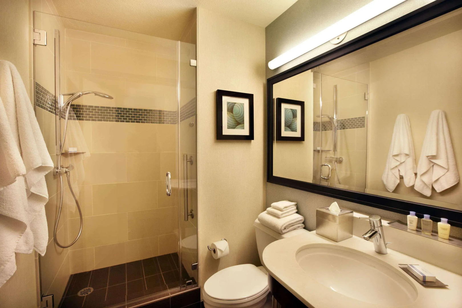 DoubleTree by Hilton Hotel Alana - Waikiki Beach