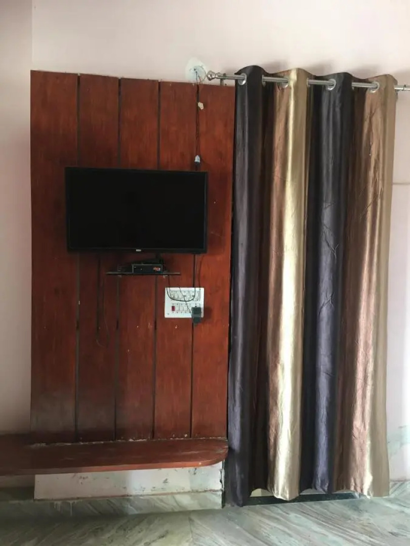 OYO HOME 83298 Master Hotel