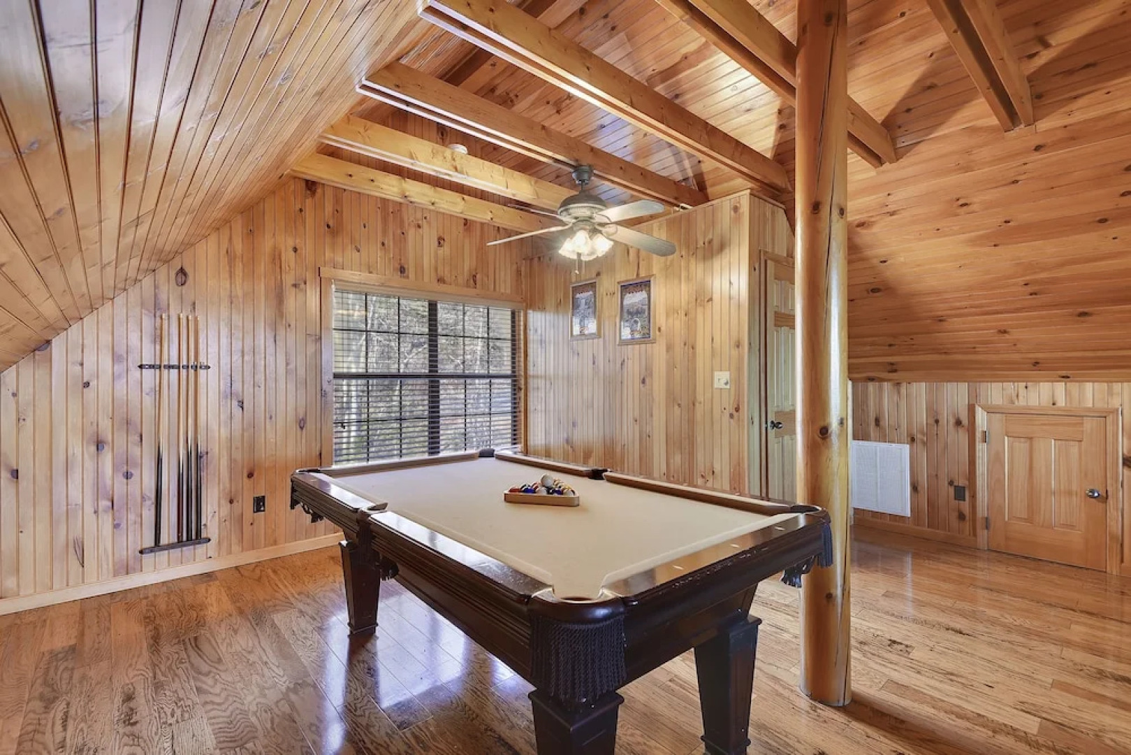 Bluff Mountain Lodge 3 Bedroom Cabin