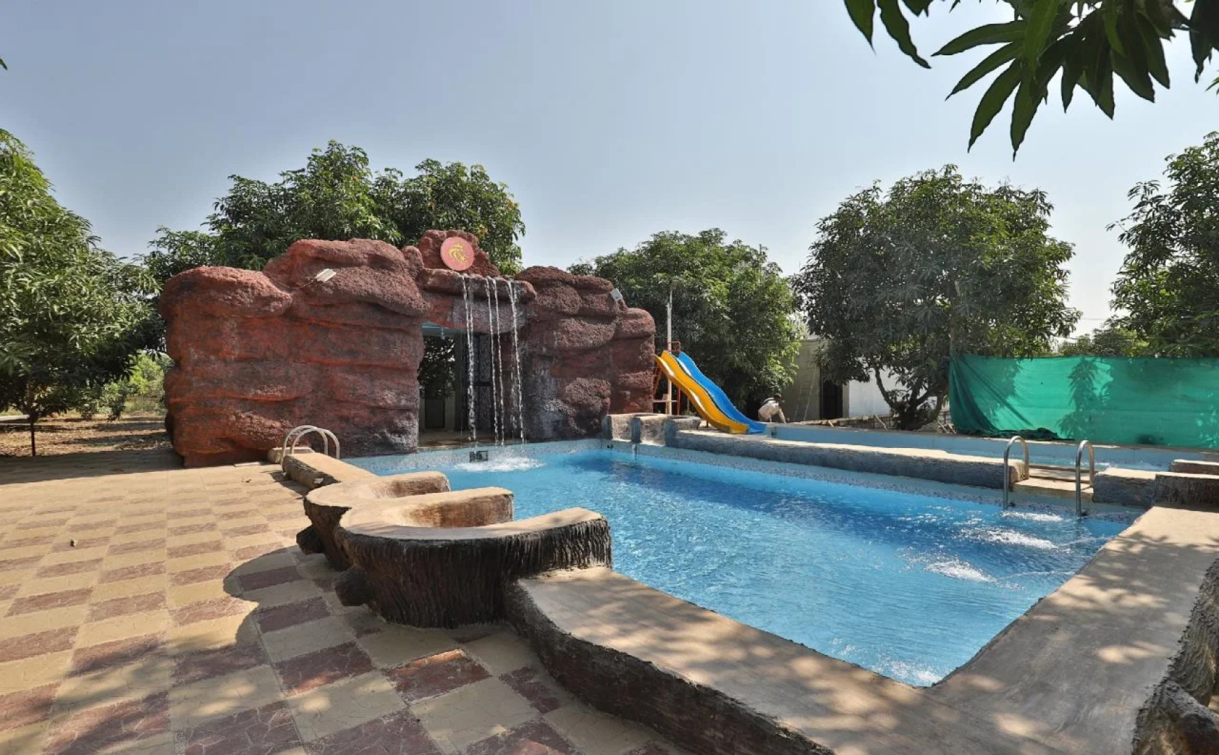 Capital O 24717 Raichura Farm Stay