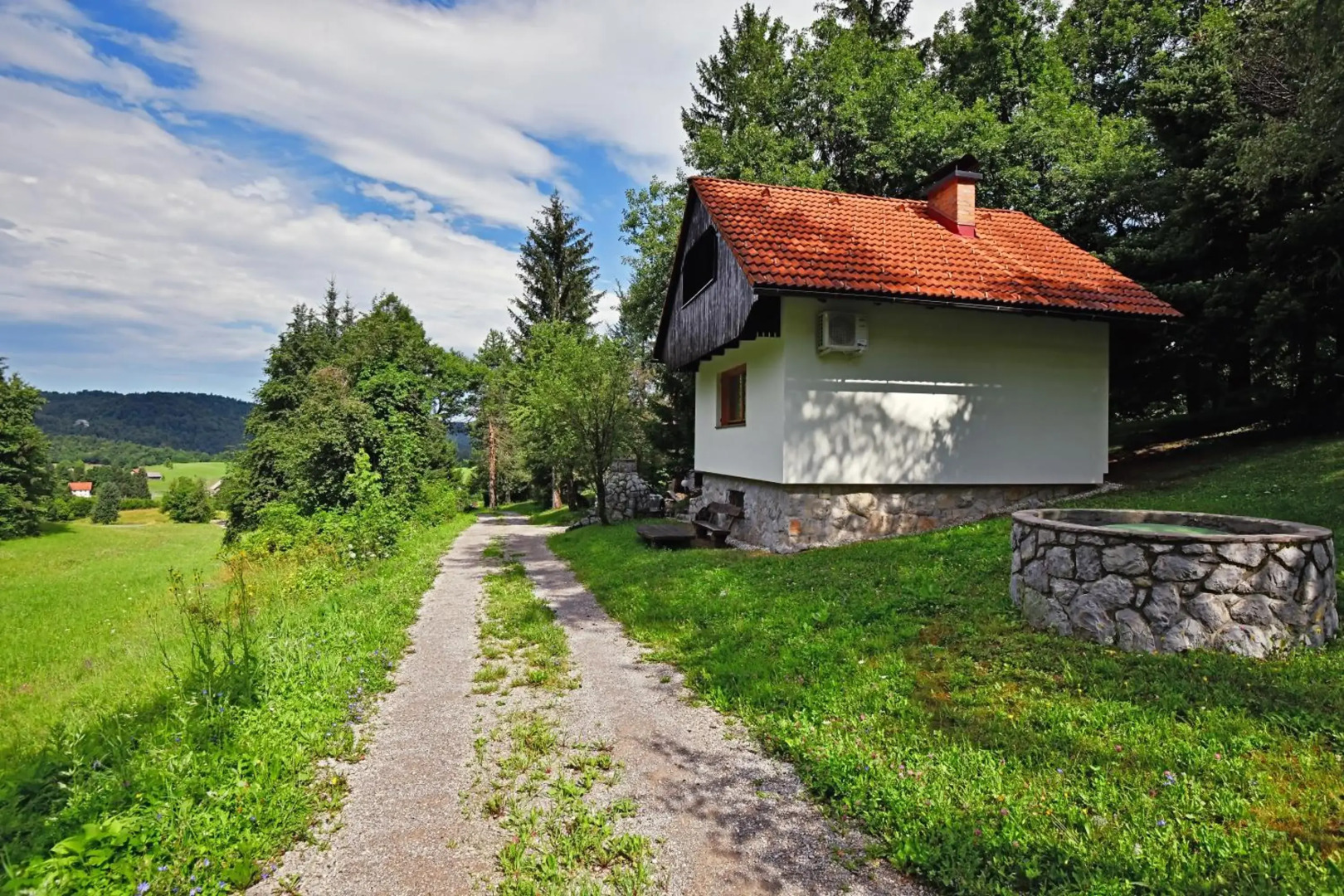 Sweet Stay Forest House