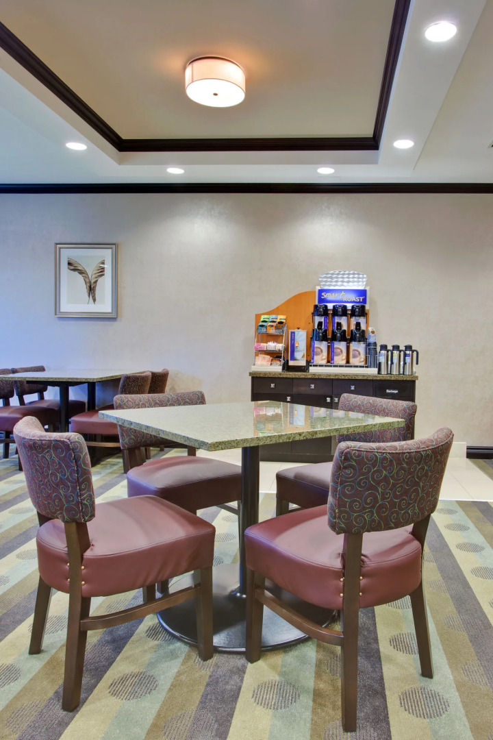 Holiday Inn Express & Suites Ottawa West - Nepean by IHG