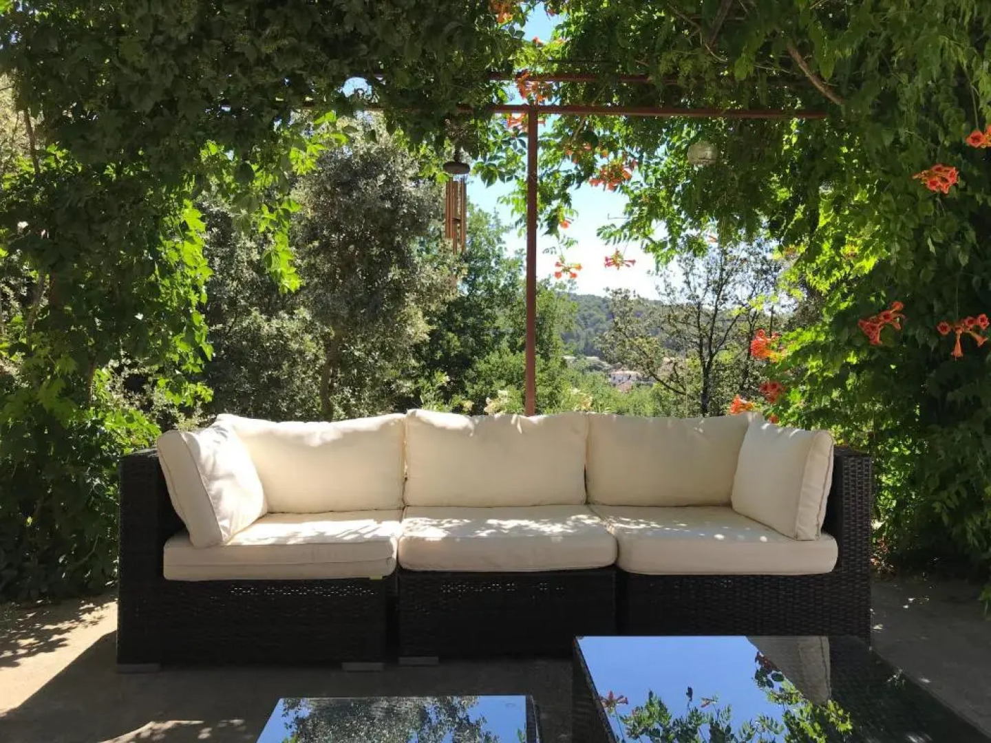 Agréable partie de maison avec piscine en plein cœur du Luberon (Vaucluse), pour 4/6 personnes. LS2-356 INFIERMA