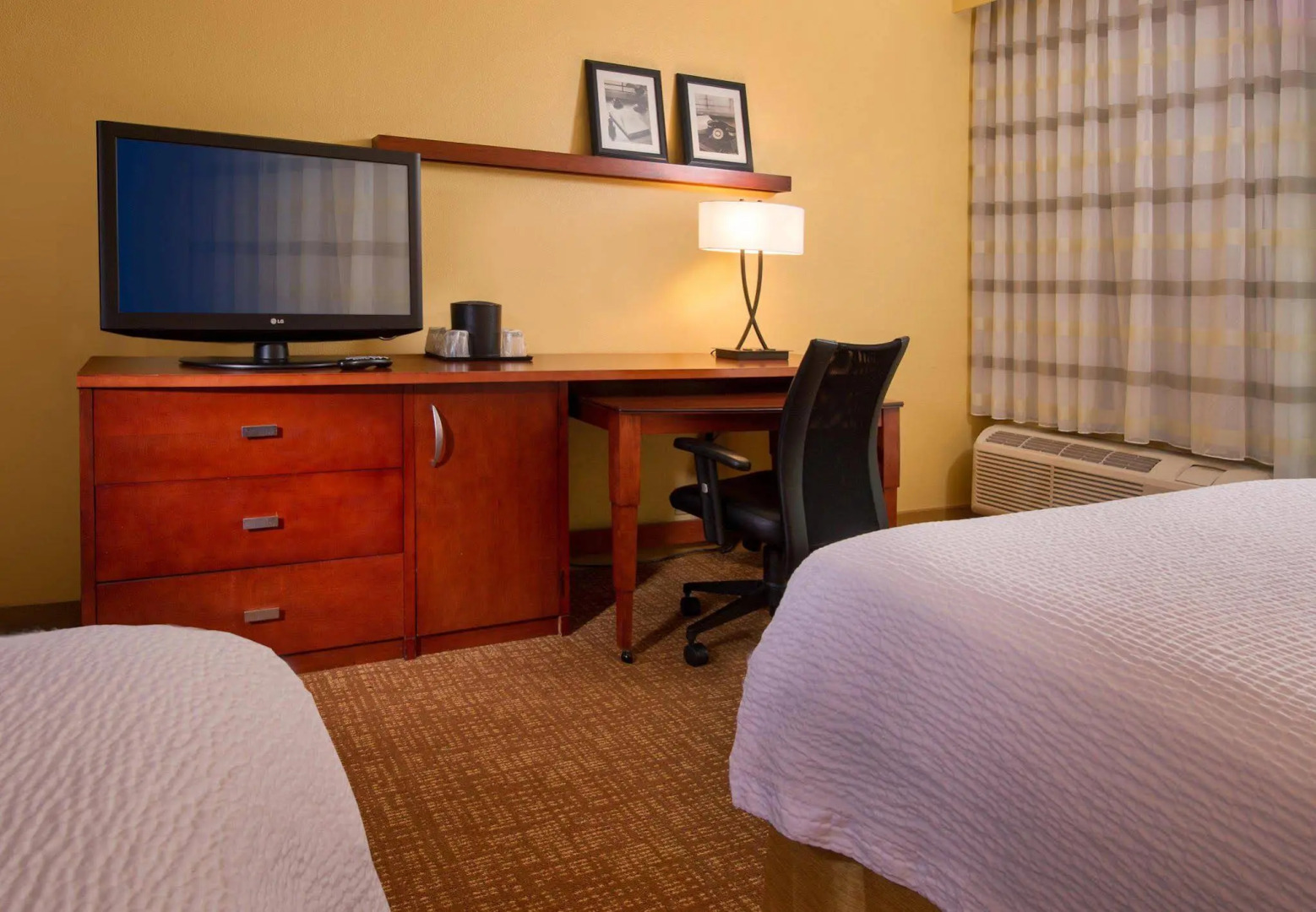 Courtyard by Marriott Richmond West