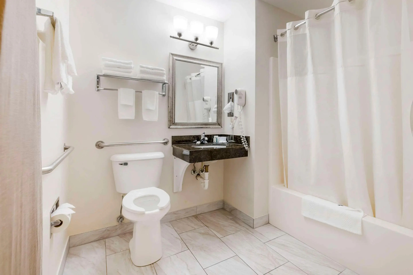 Quality Inn & Suites Stoughton - Madison South