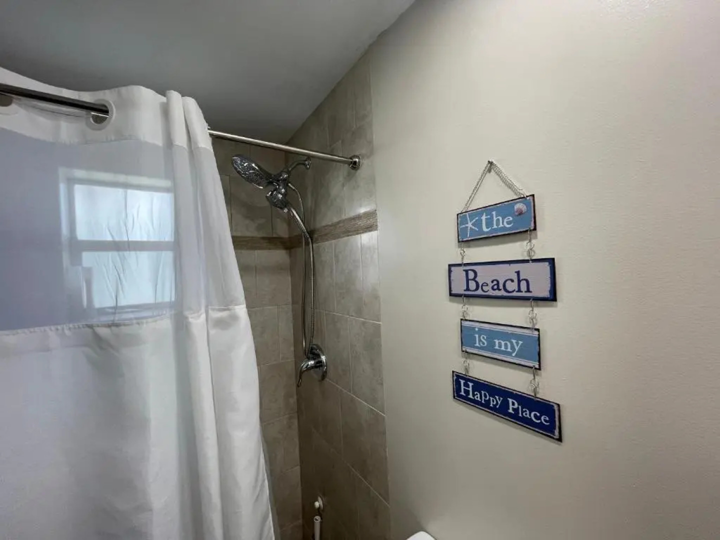 Studio right on the beach at Lauderdale By The Sea