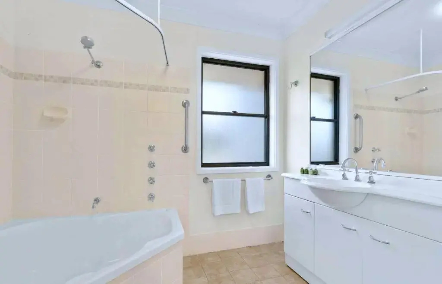 Mercure Lake Macquarie Raffertys Resort