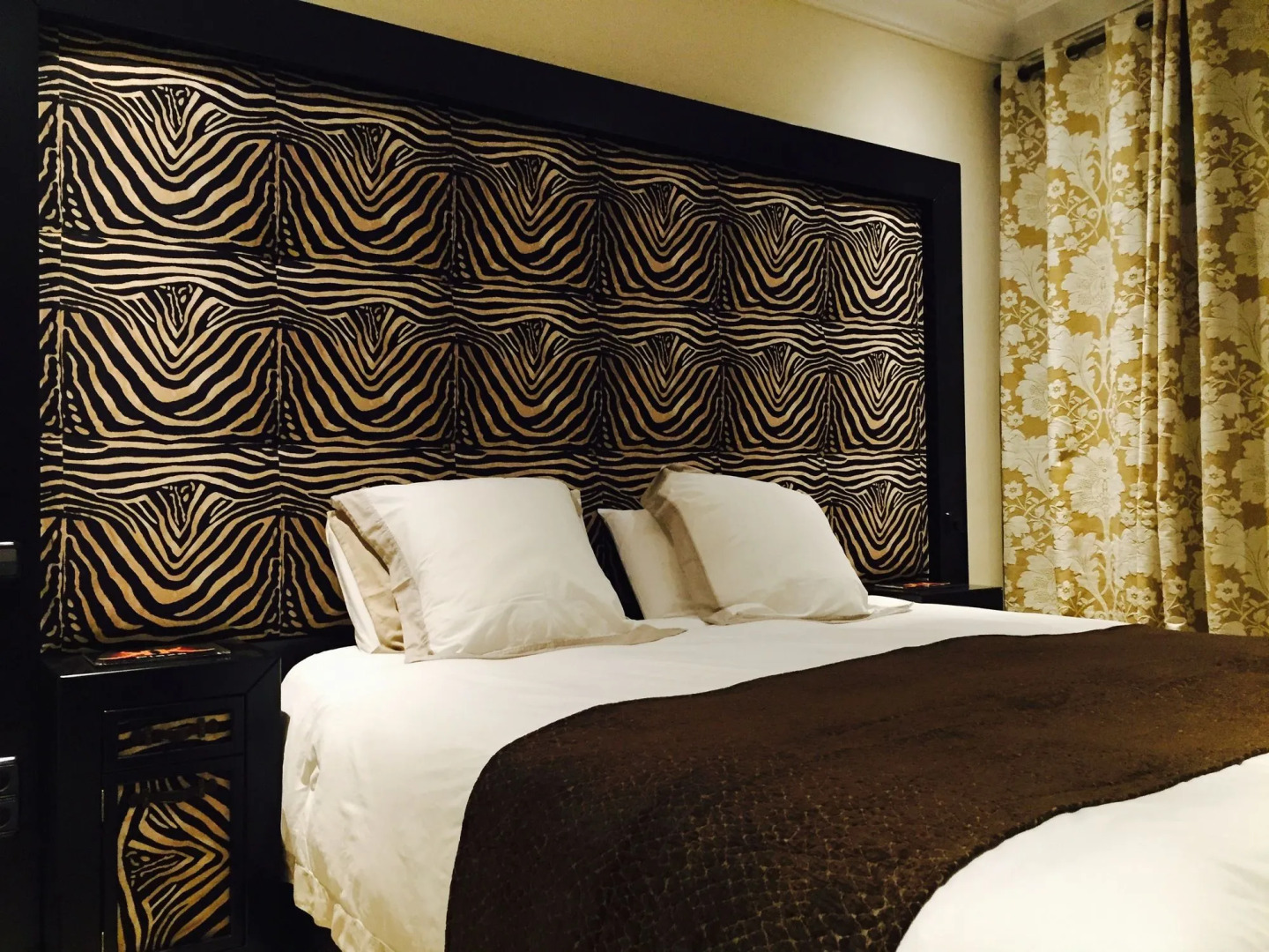 Rok Plaza - Only Adults