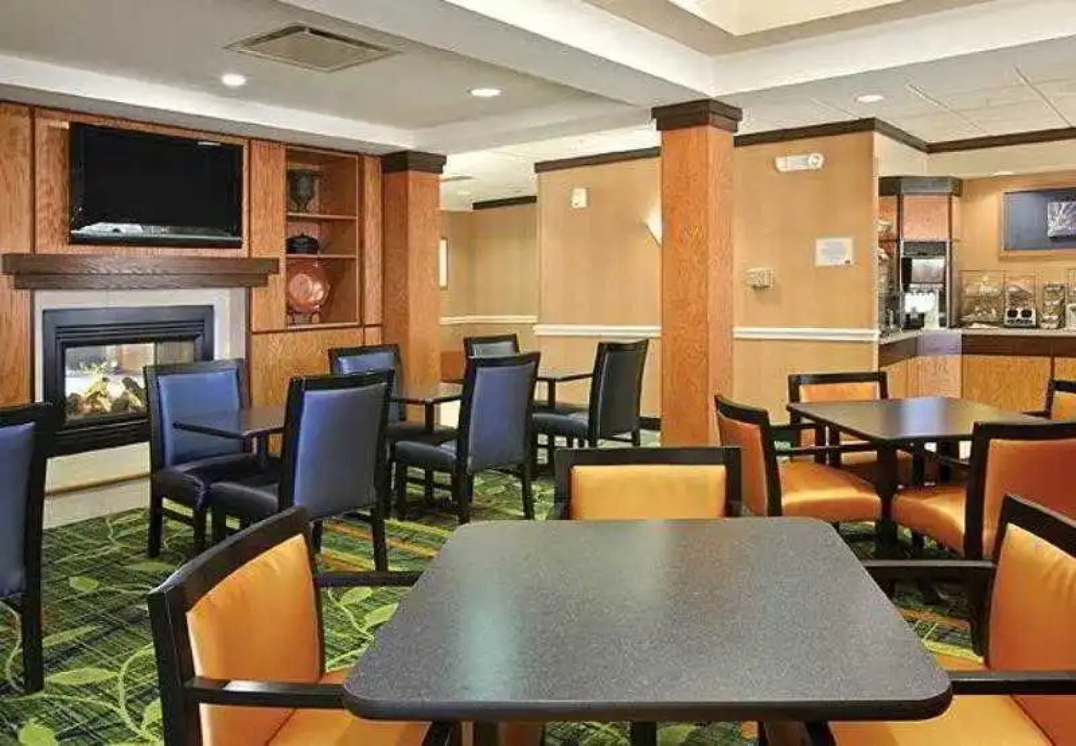 Comfort Inn & Suites South Akron