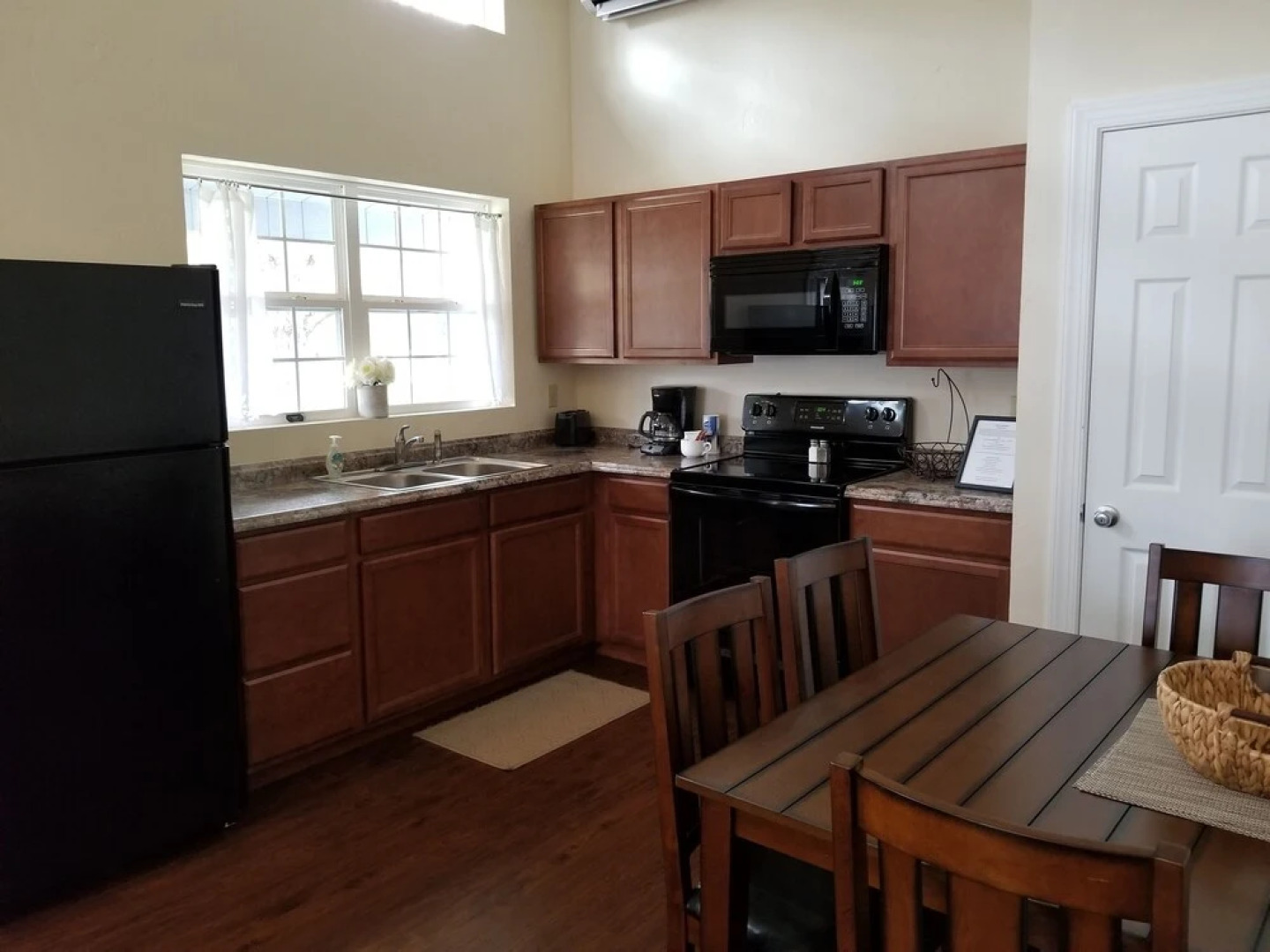 Sunset Cottages and Motel