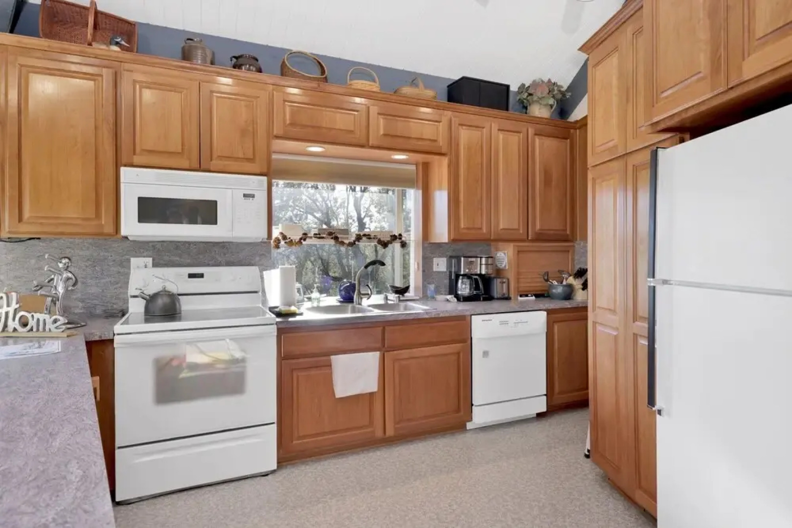 2168-piney Ridge Dome Home 3 Bedroom Home by RedAwning