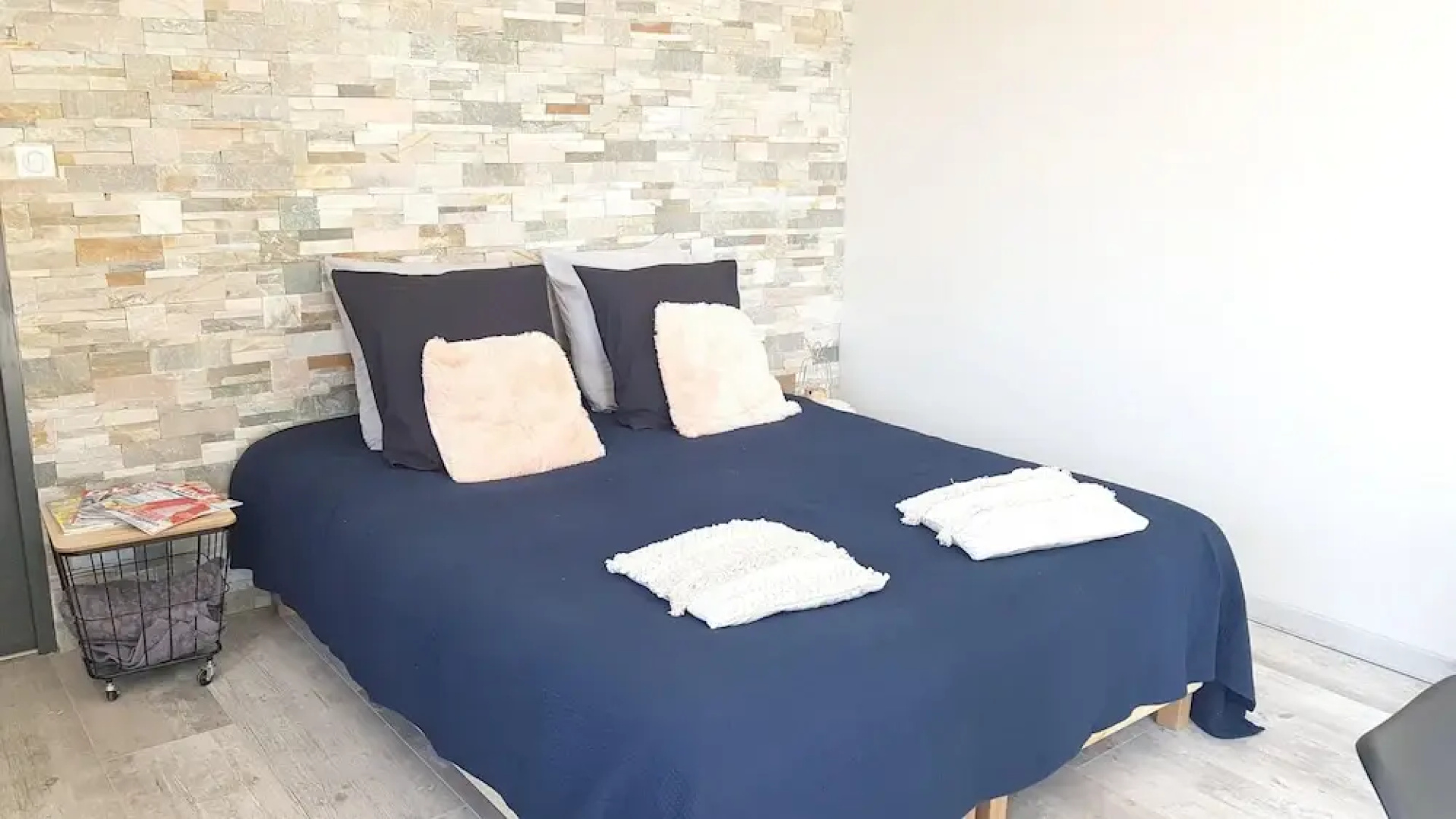 House With one Bedroom in Mornas, With Enclosed Garden and Wifi