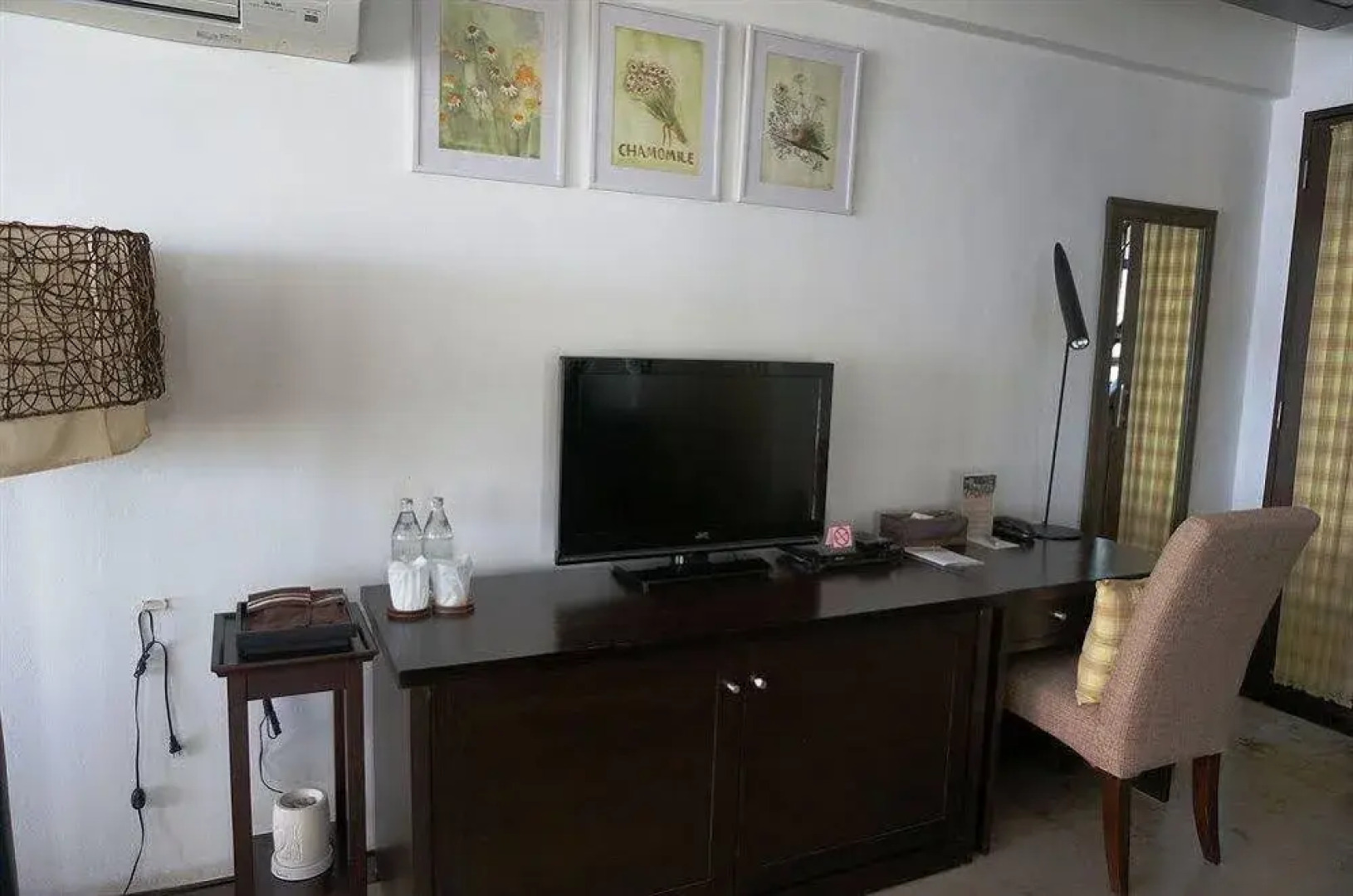 The Herbs By The Sea