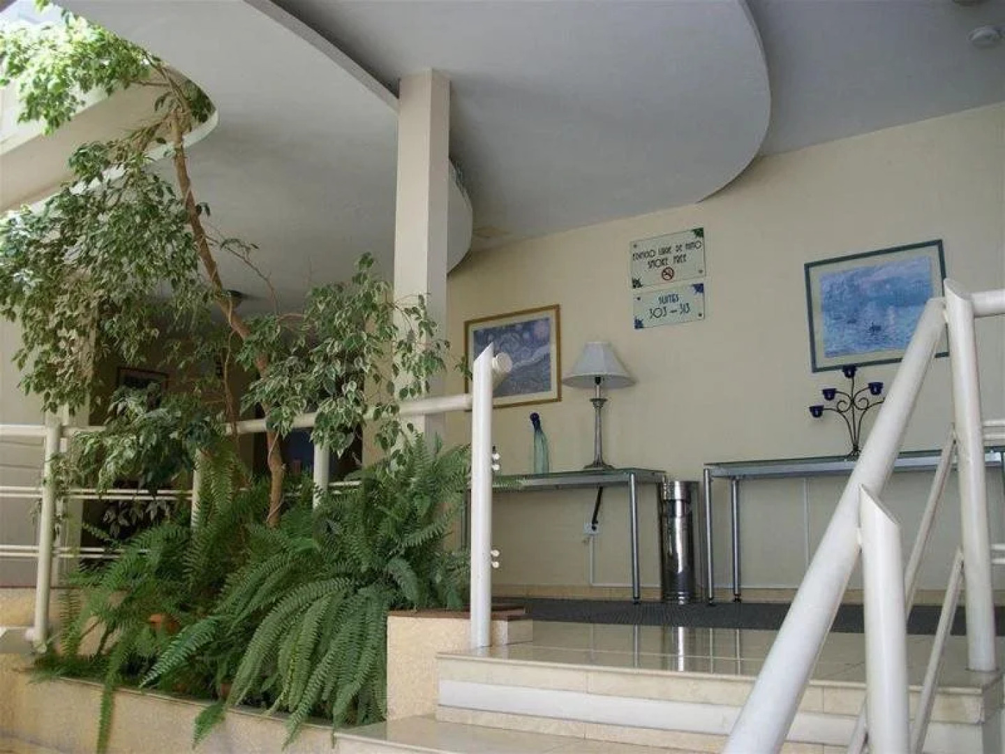 Melrose Plaza Suites