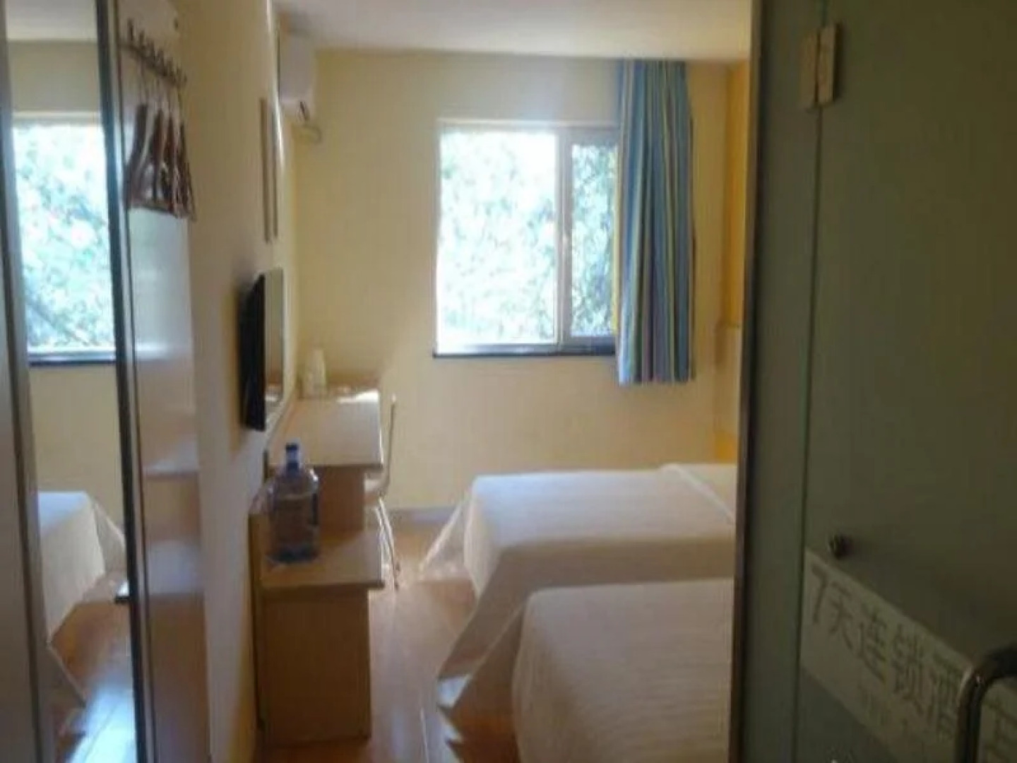 7 Days Inn Linfen Railway Station Branch