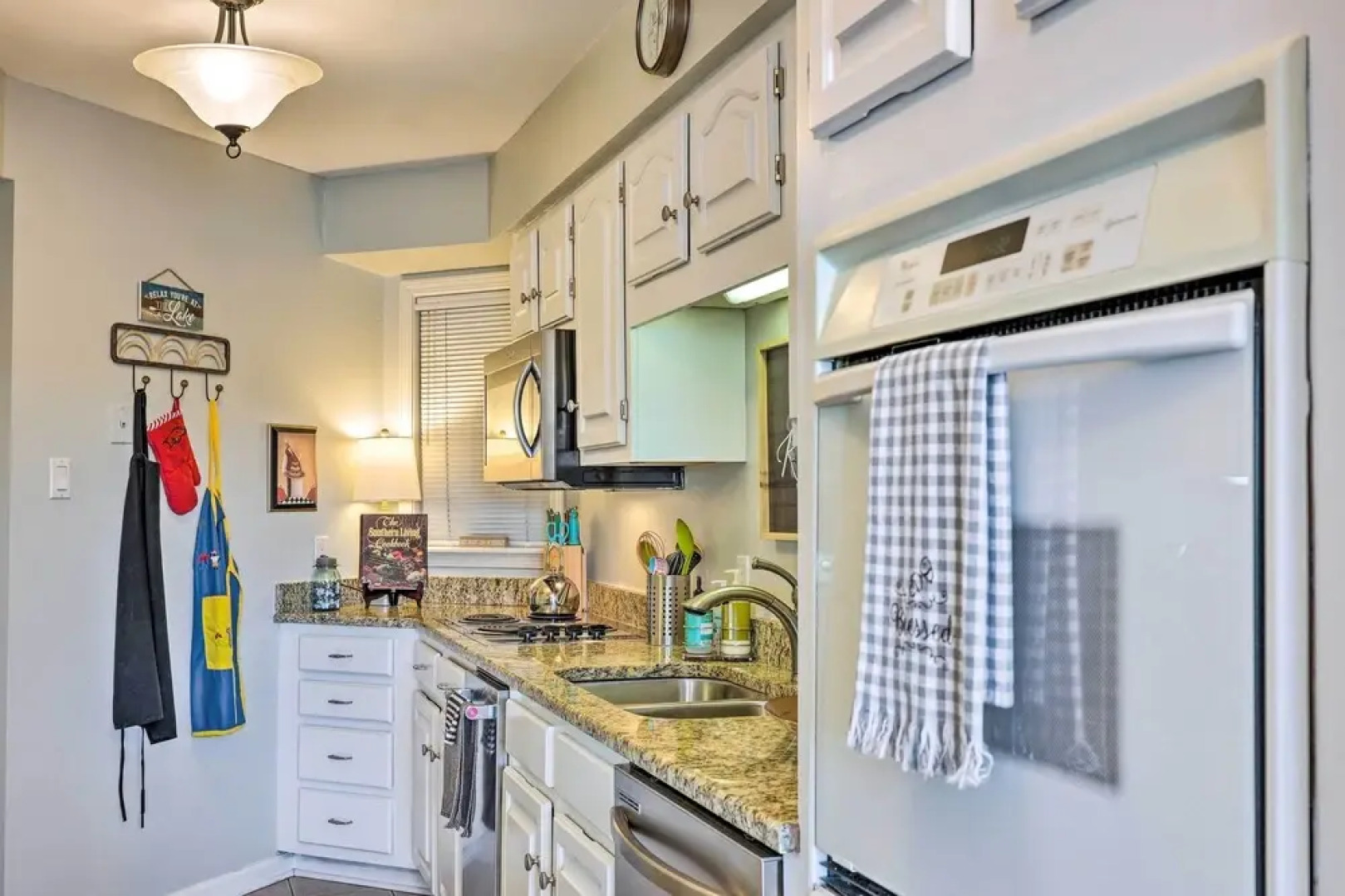 Waterfront Hot Springs Condo: Pool, Hot Tub Access