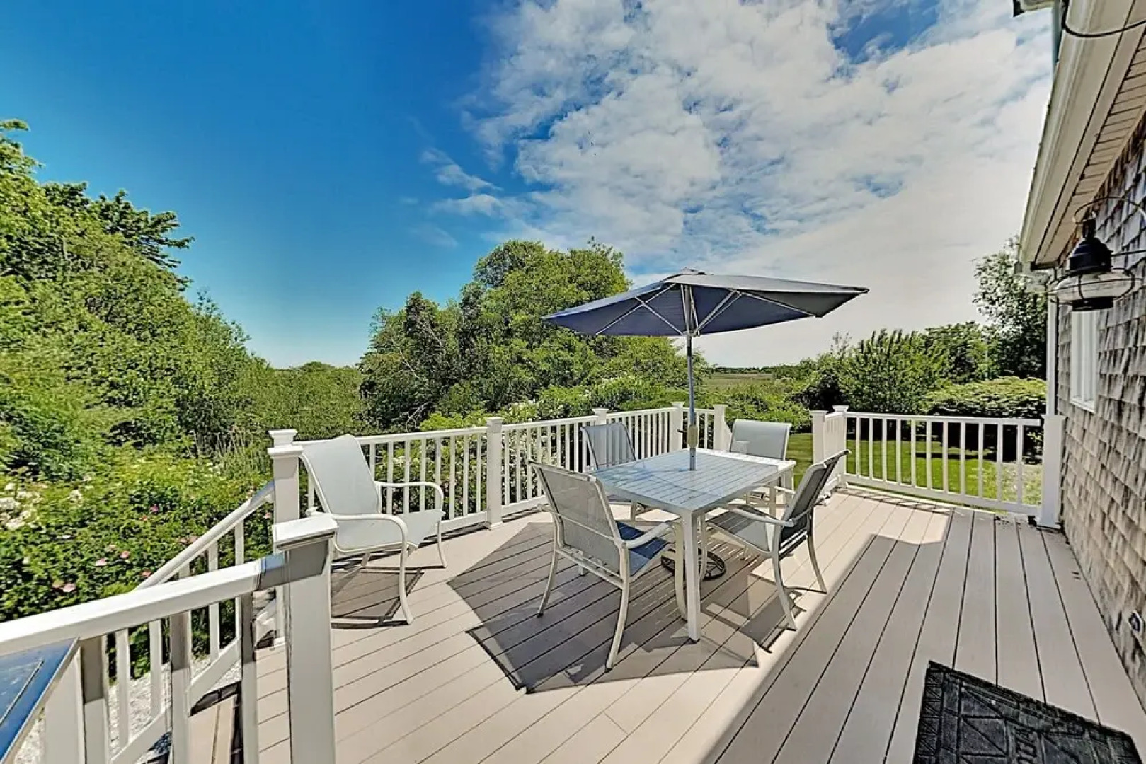Spacious Wooded W/ Deck & Alfresco Dining 3 Bedroom Home