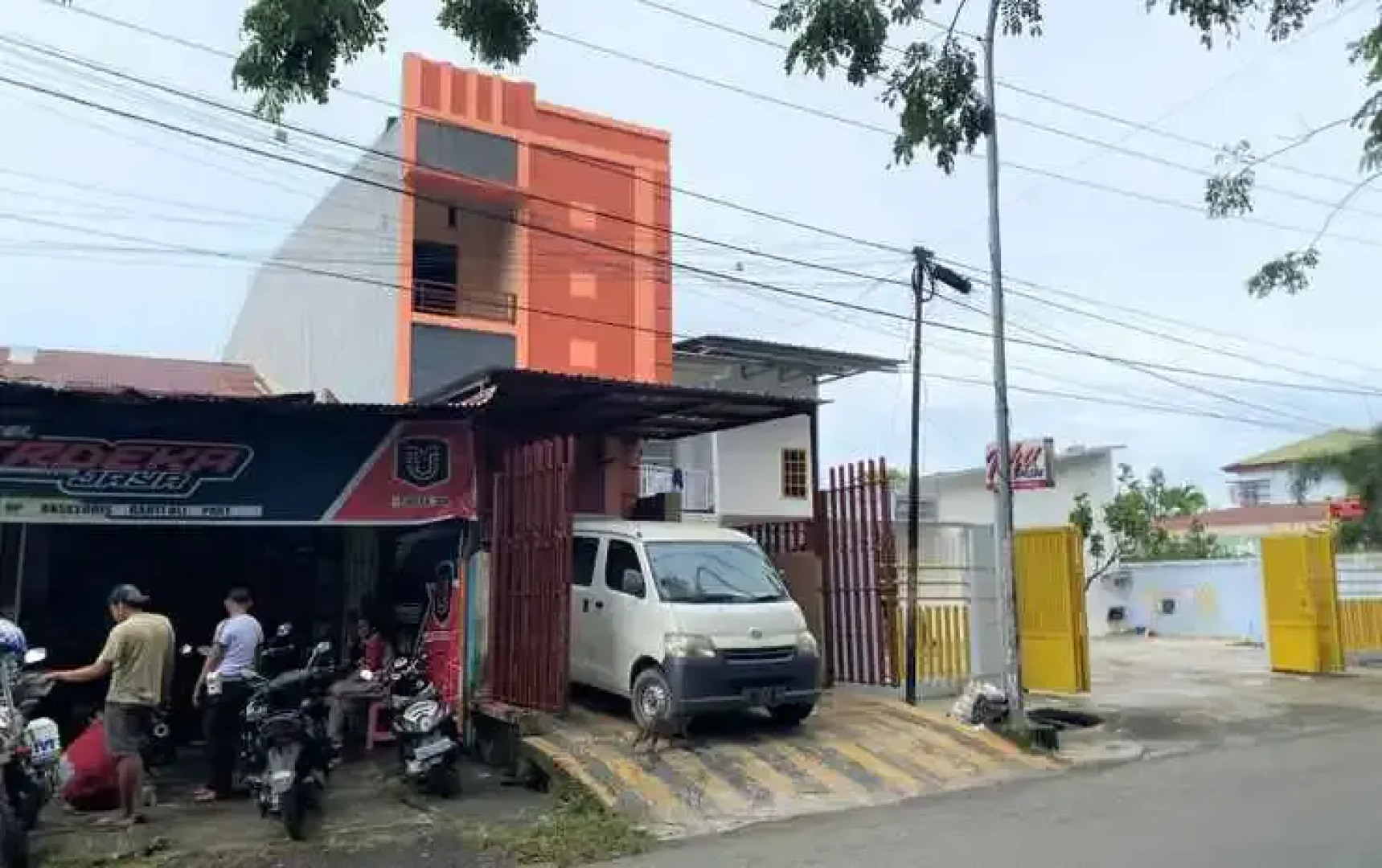 RedDoorz near GOR Lagaligo Palopo