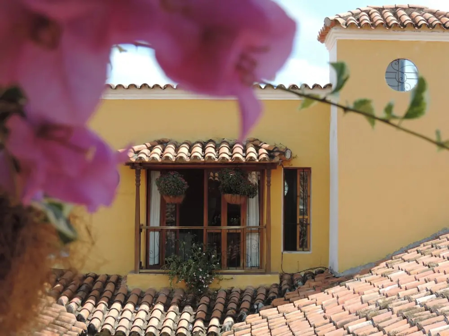 La Casa Amarilla