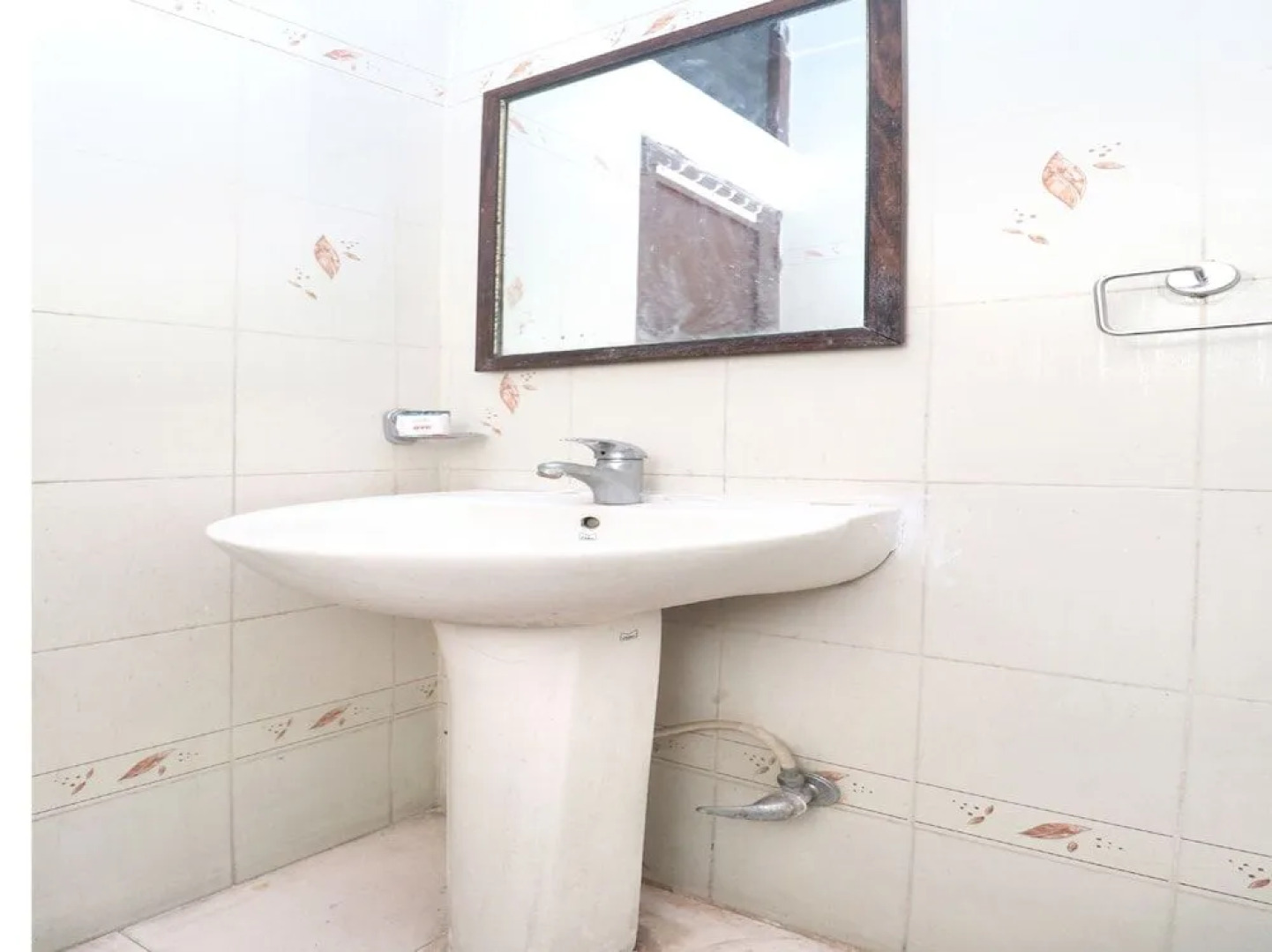 Oyo 30127 Hotel Sabina International