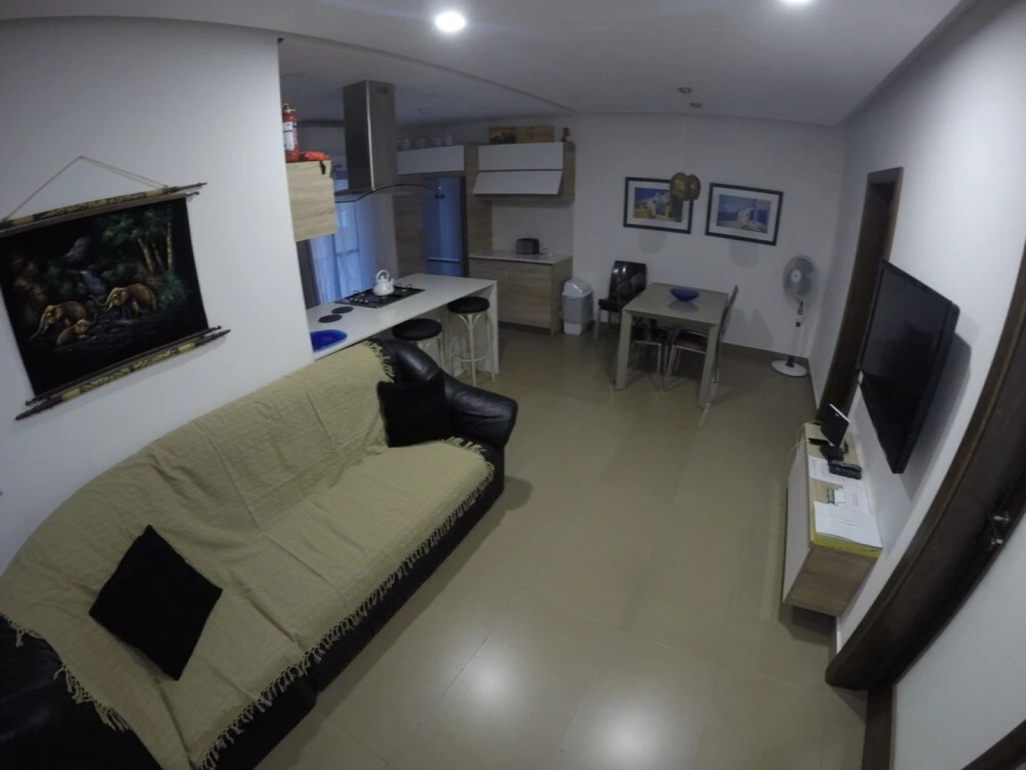 Pebbles, apartment 1