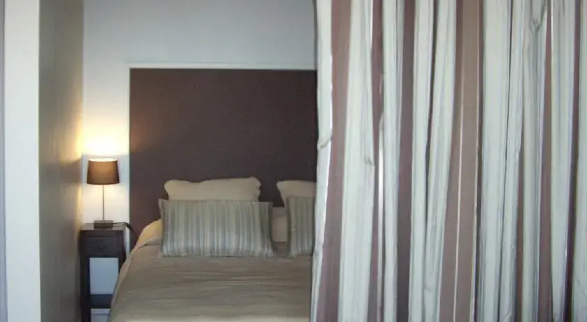 studio blue sea view