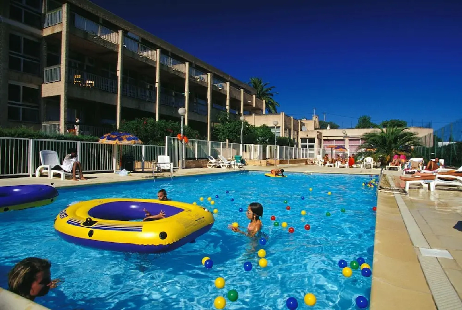 Le Kangourou by Popinns