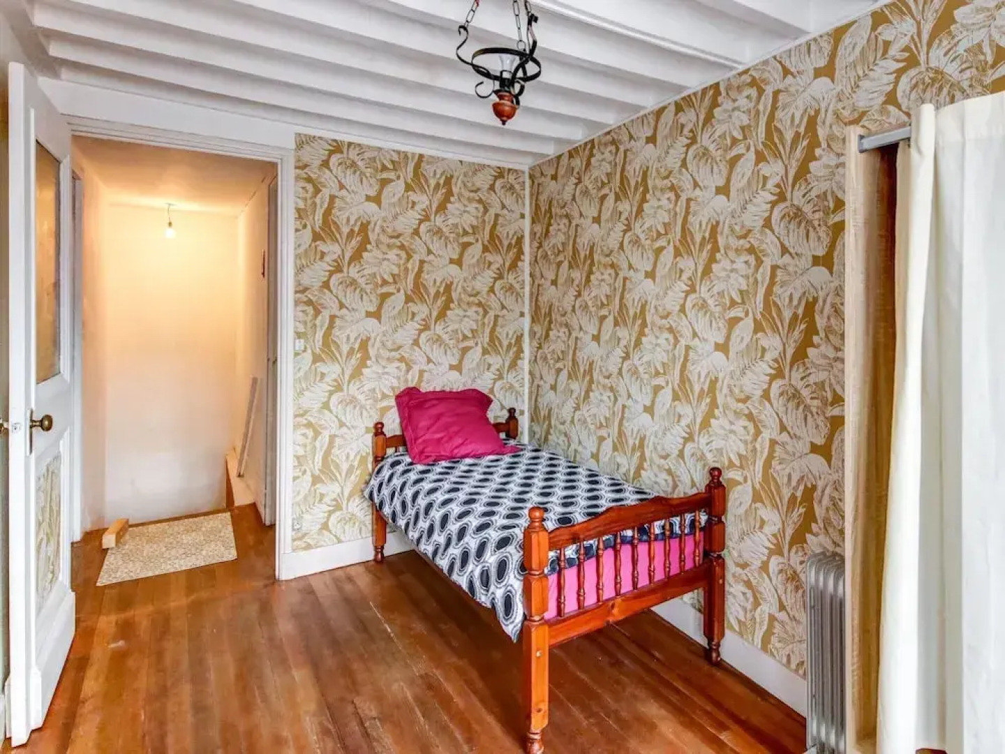 Traditional Holiday Home in Brinon sur Beuvron