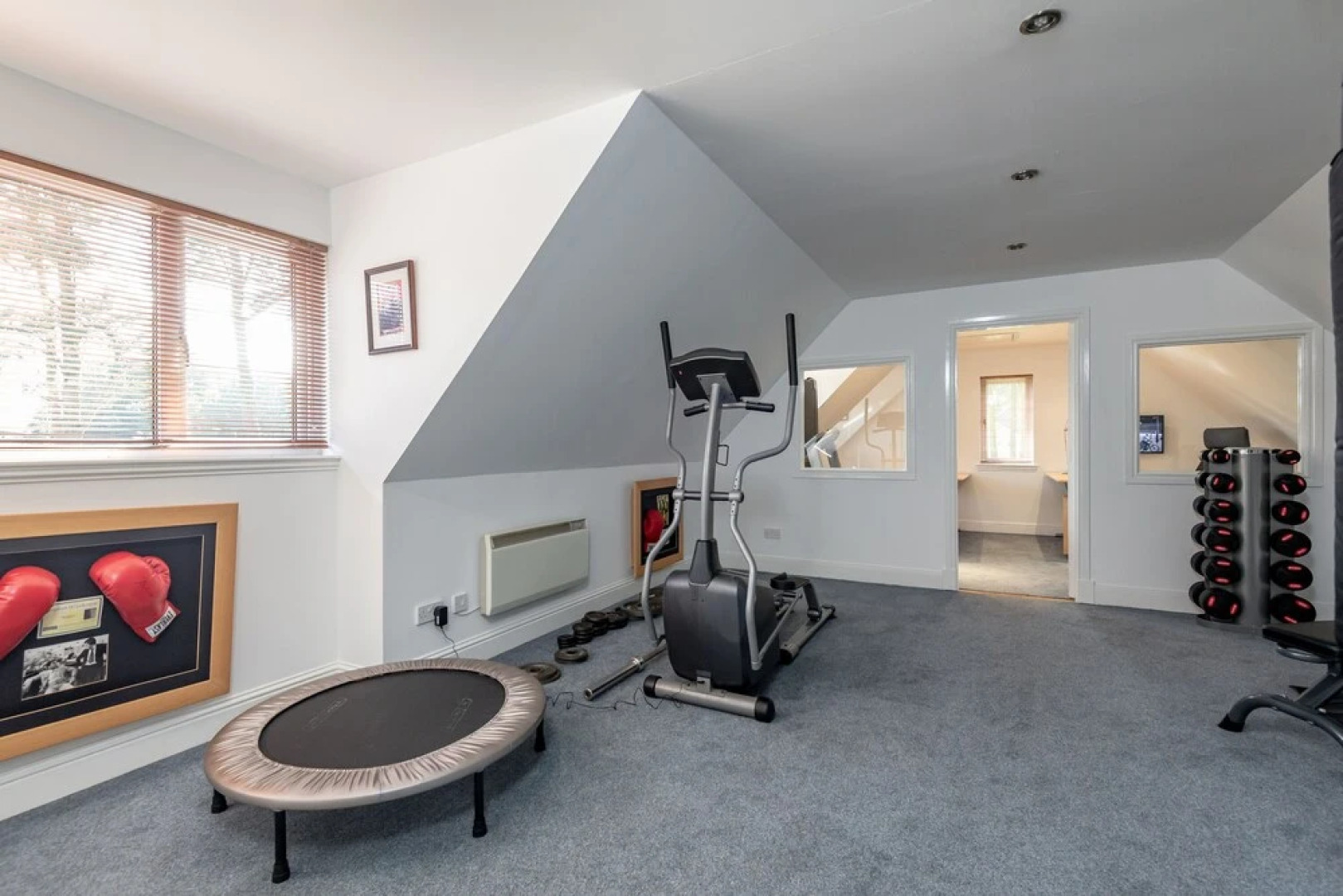 Luxury 6 Bed House With Pool