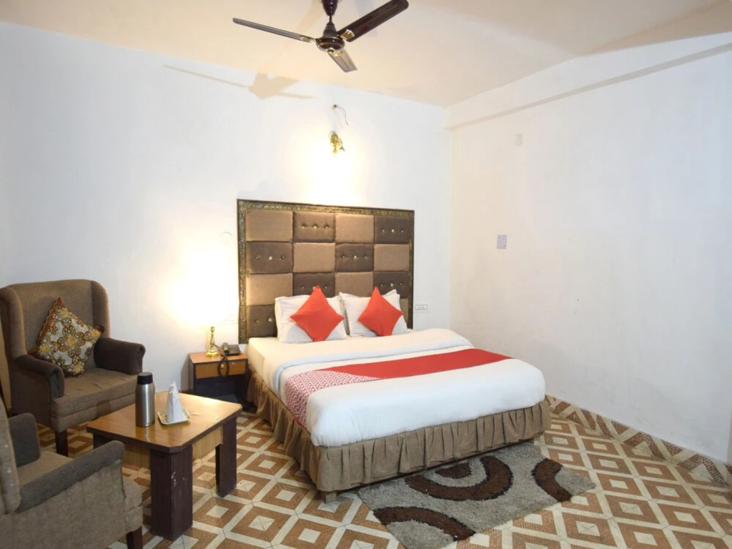 OYO 12527 Hotel Oak Valley