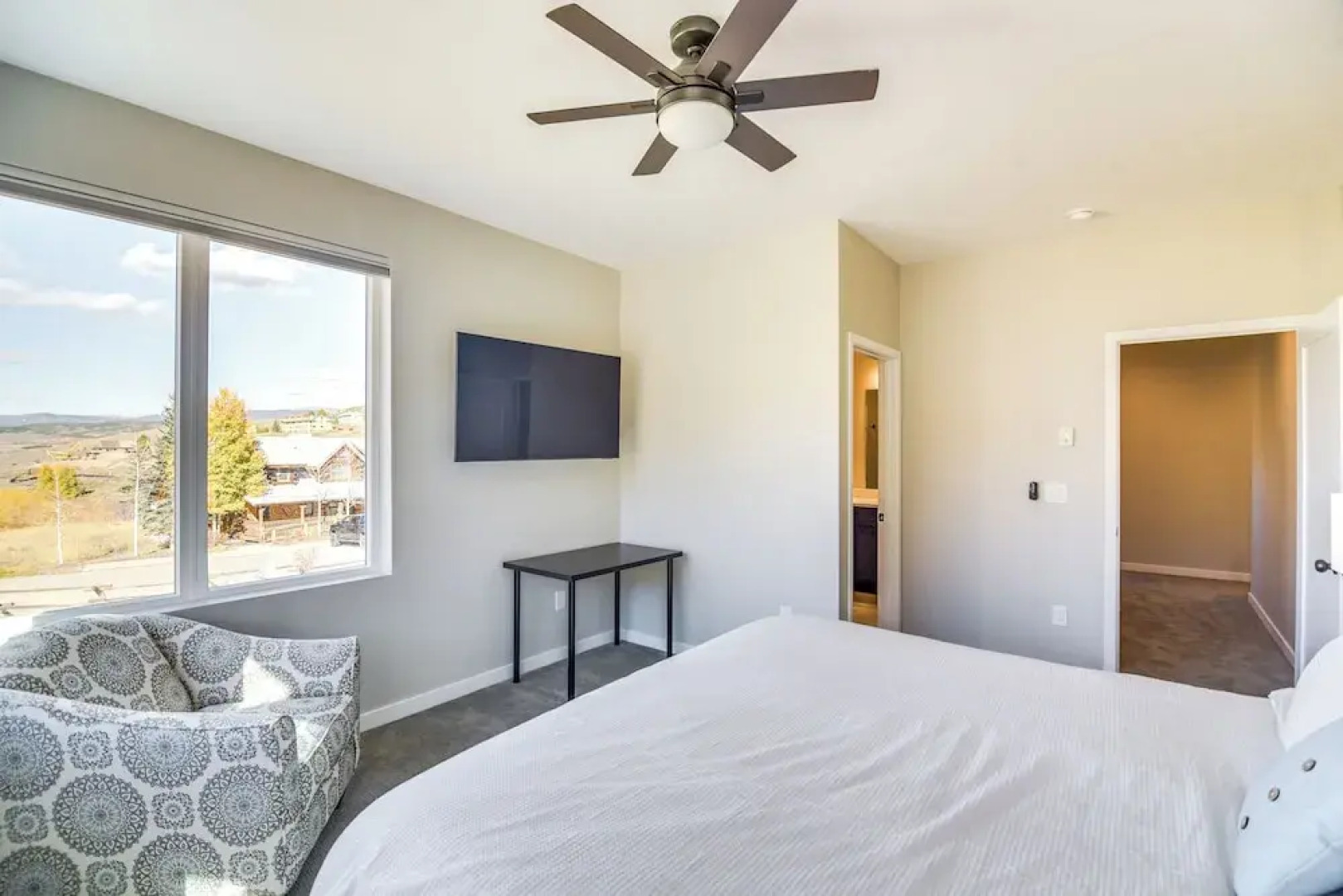 Ski-in/ski-out Granby Townhouse w/ Private Hot Tub