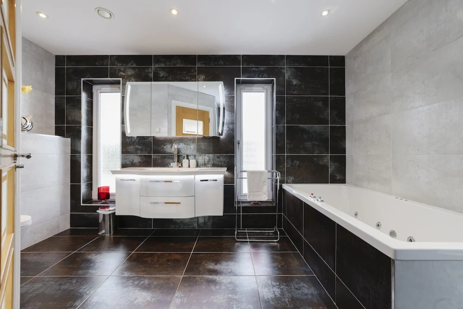 JOIVY Luxurious & Spacious 3Br House With A Hot Tub