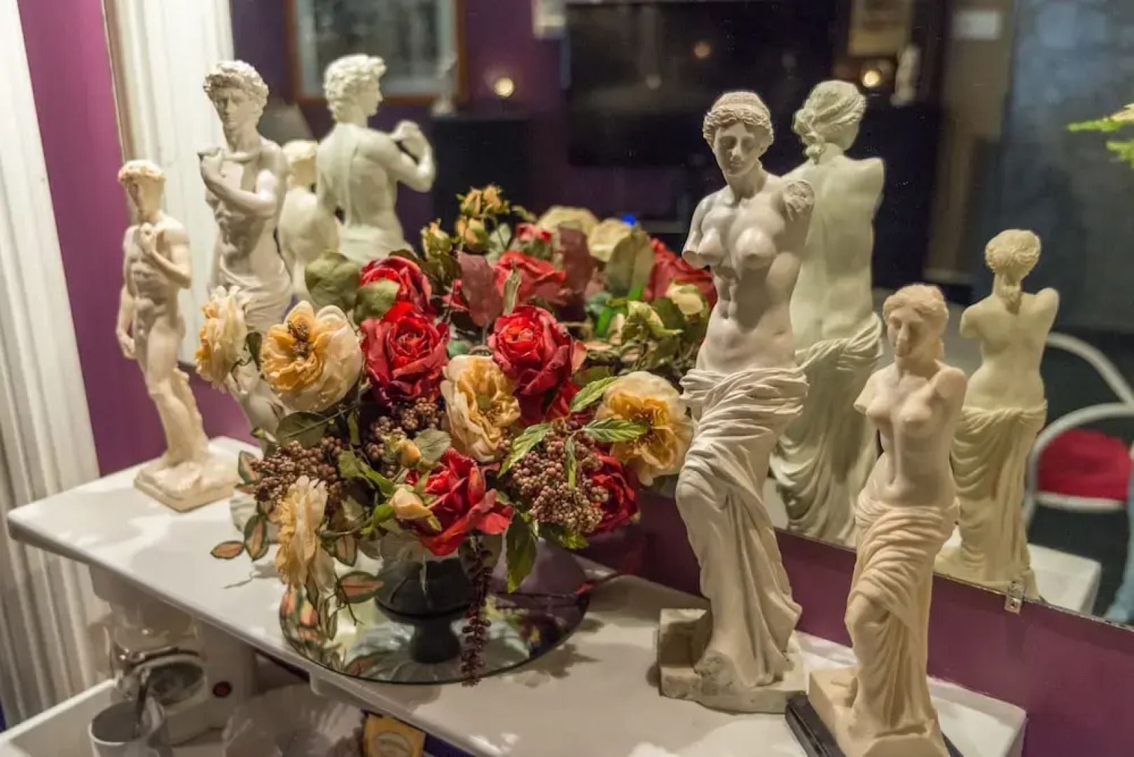 Mariaggi's Theme Suite Hotel & Spa