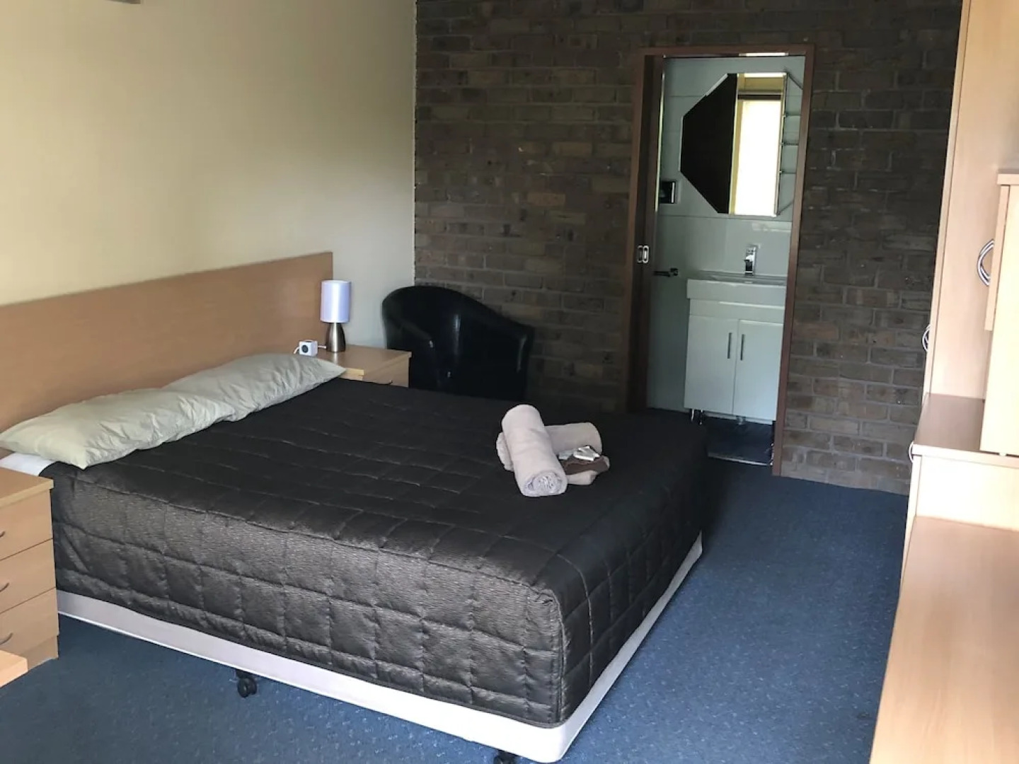 Benjamin Singleton Motel