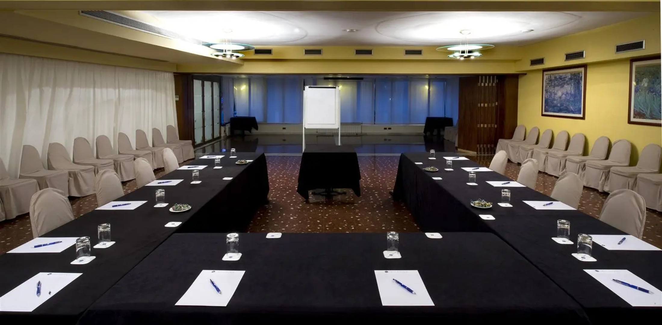 Отель Ciudad de Castelldefels