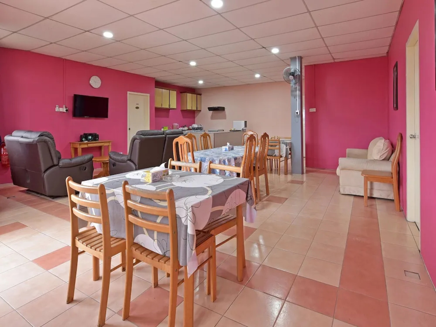 OYO 90672 De Paradise Turtle Hotel