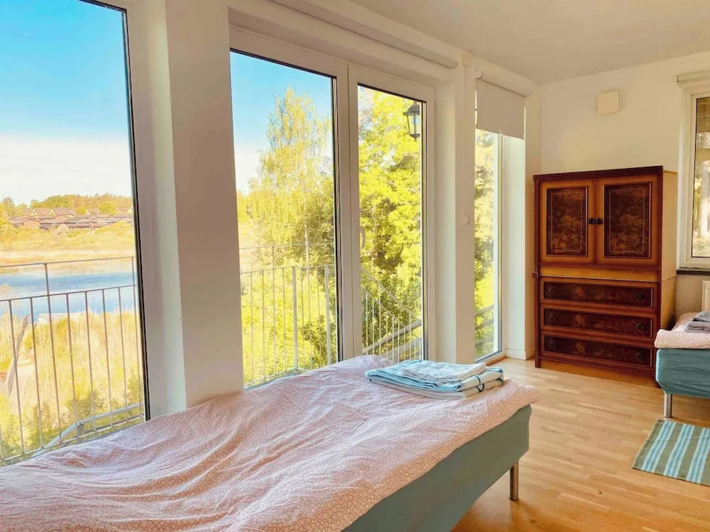 Bjurvik's Villa - Flat 1 - Business Customers Only