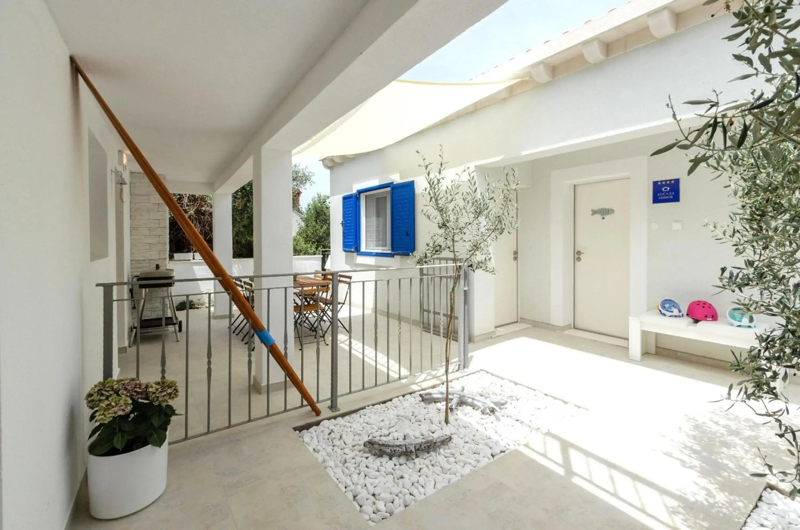 Summer House Bougainvillea by Dubrovnik Colors