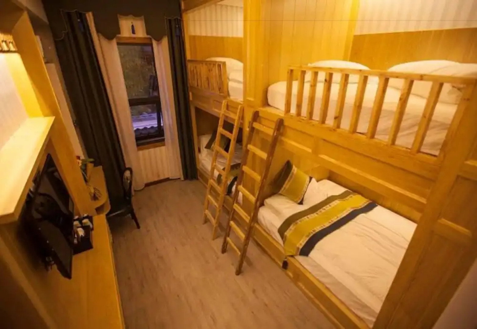 5 Yue Zhangjiajie Wulingyuan Branch