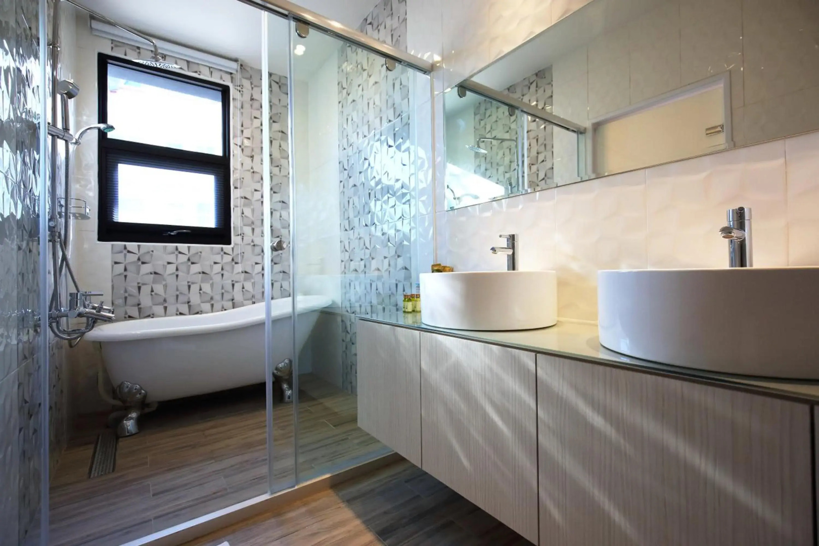 1999 Bed and Breakfast