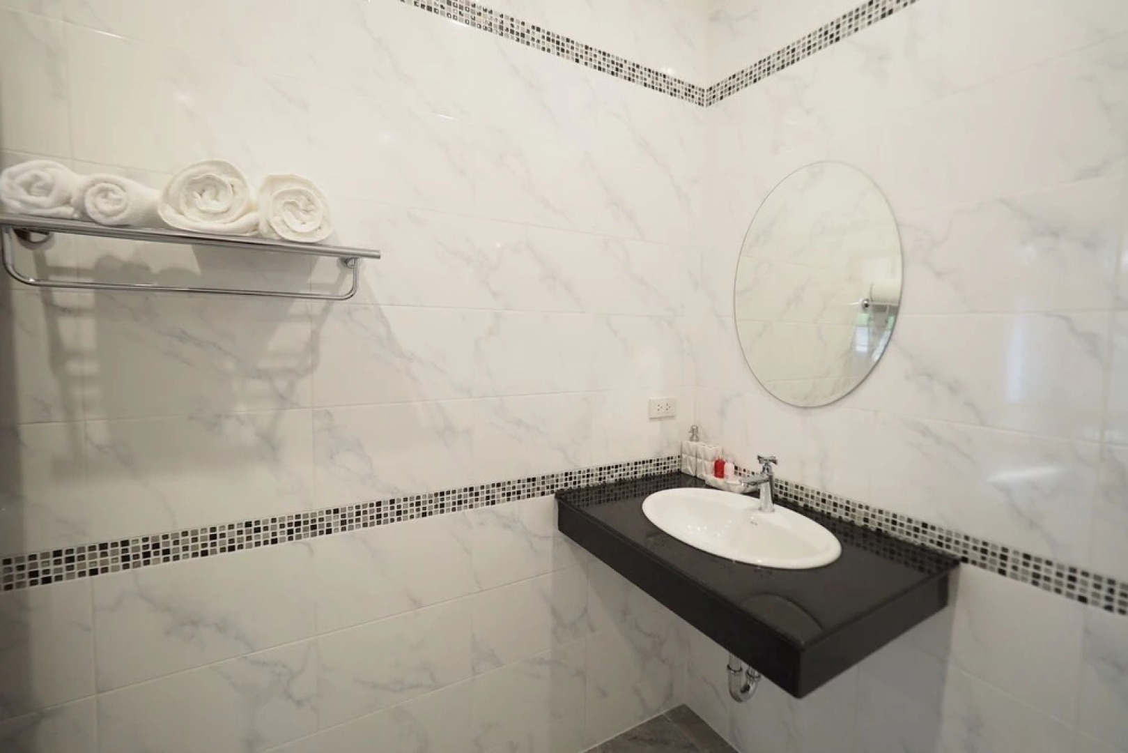 Chanapha Residence (SHA Extra Plus)