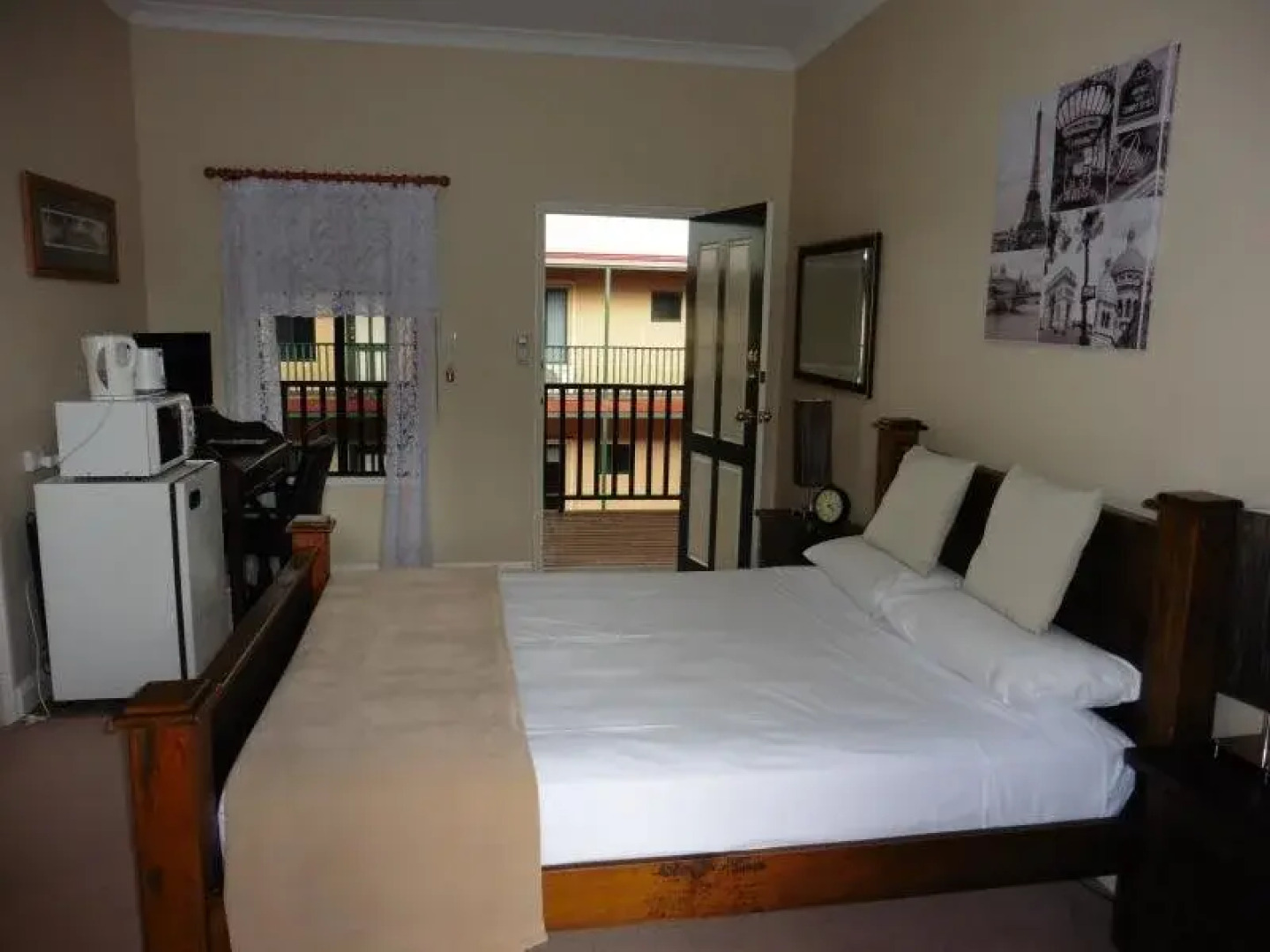 The Nosh and Nod - Howick Street