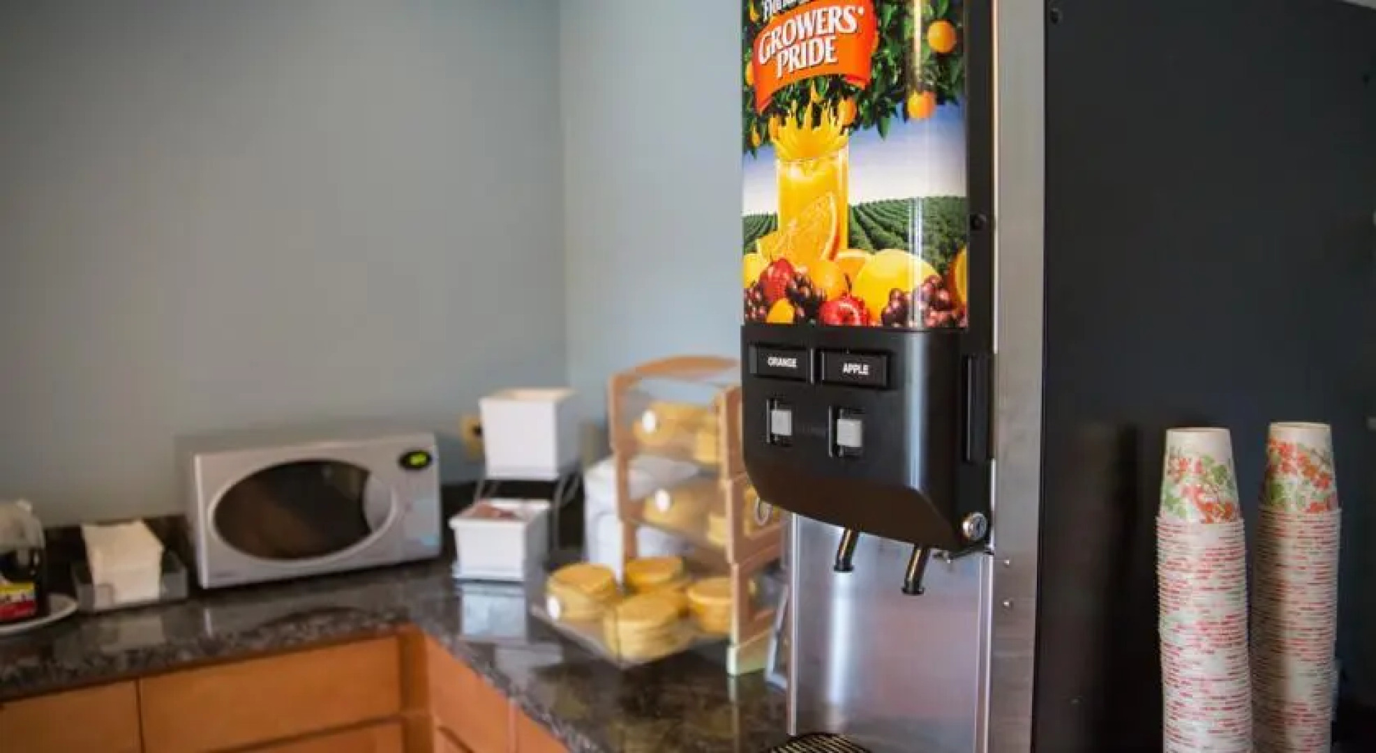 Super 8 Berkeley  El Cerrito