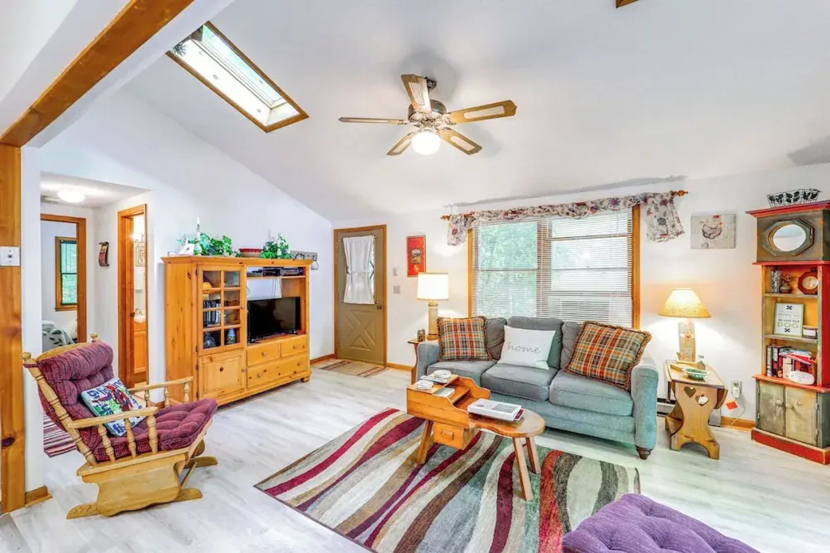 On-site Lake & Pool Access: Cabin in Newland!