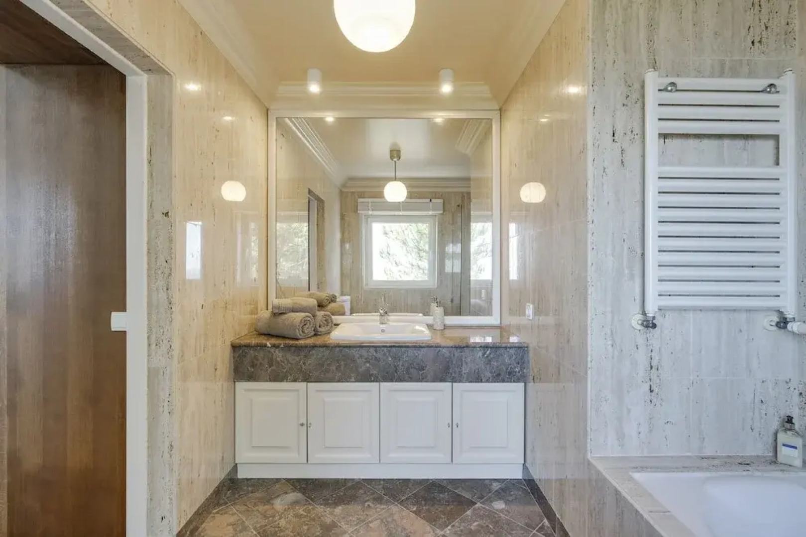 Coastline Arrabida Villa by Cadenzalux