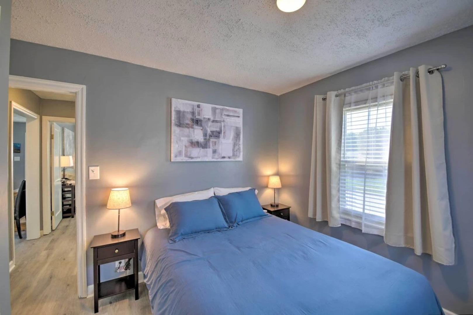 Walk to Speedway & Hall of Fame: Indianapolis Home