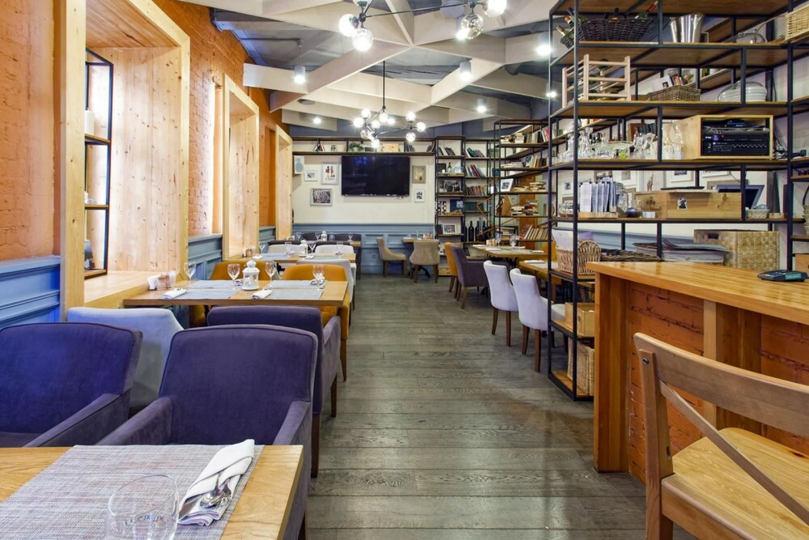 MINIMA Красные ворота