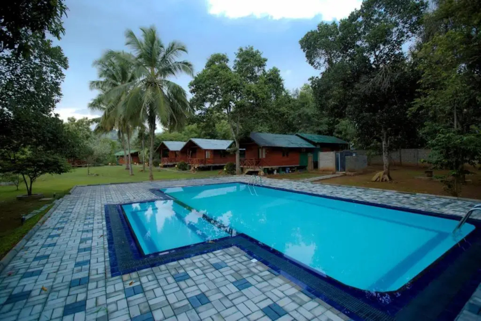 mastodon valley safari resort