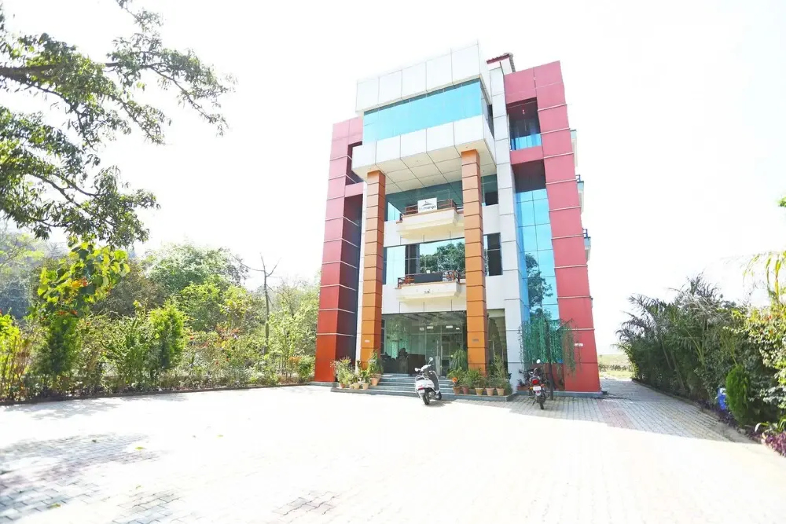 OYO 35823 Hotel Blumango