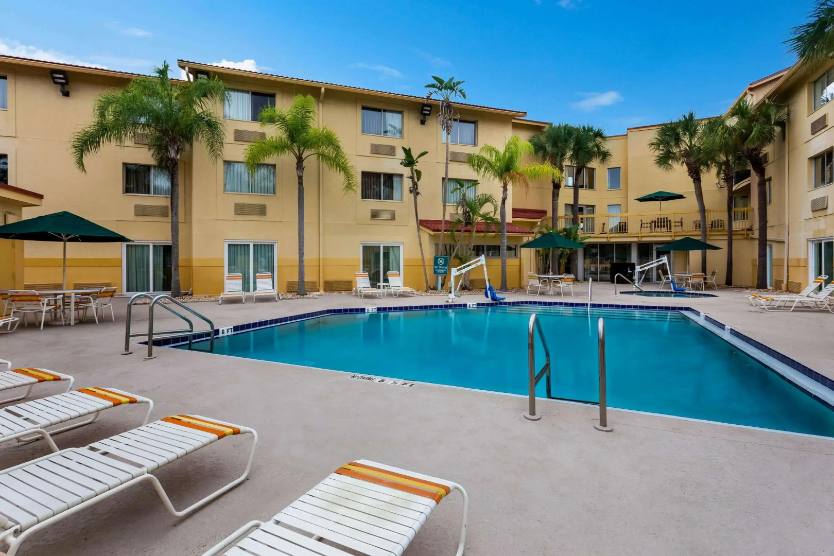 La Quinta Inn & Suites by Wyndham St. Pete-Clearwater Airpt